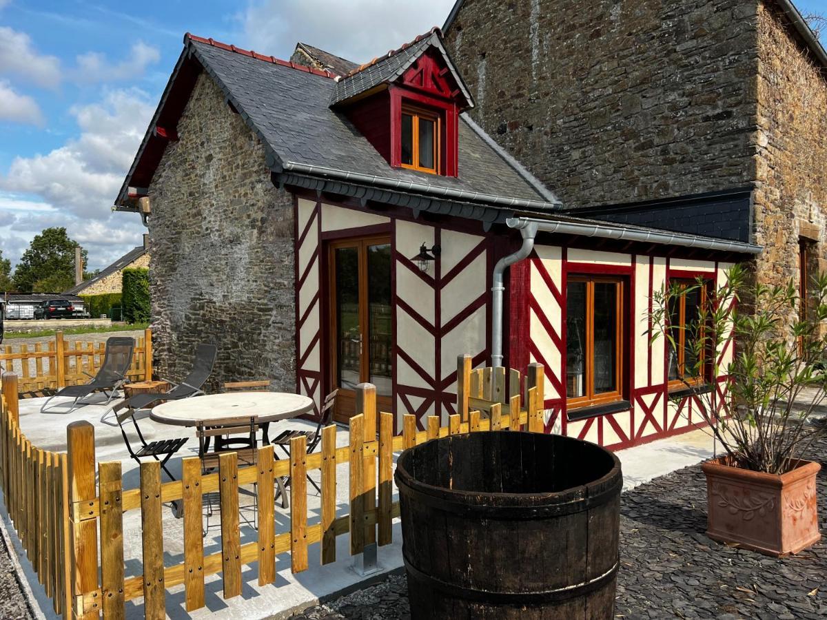 Domaine De La Ville Cherel, Maison A Colombage Pontorson Luaran gambar